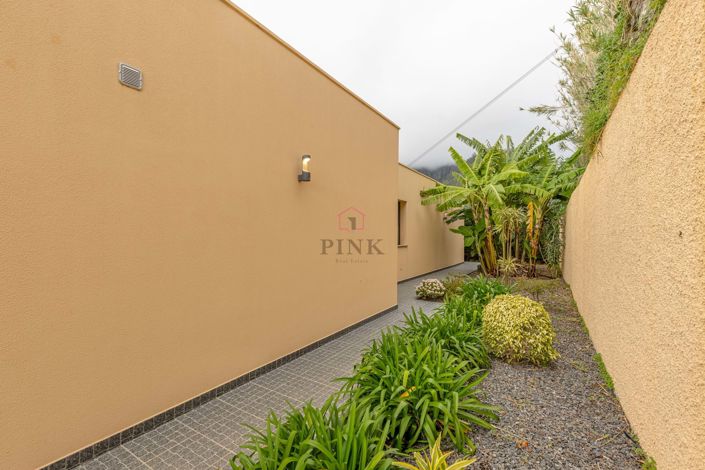 Image No.29-3 Bed Villa for sale