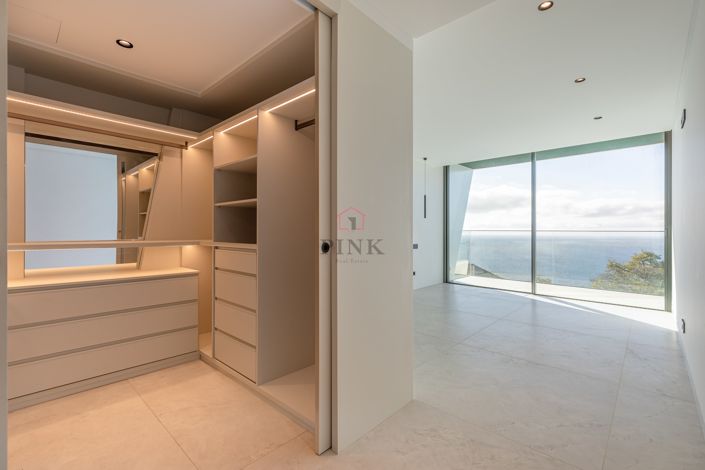 Image No.35-4 Bed Villa for sale