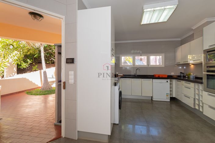 Image No.39-3 Bed Villa for sale