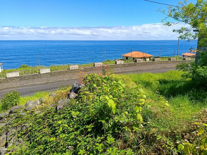 Sao Vicente, Land