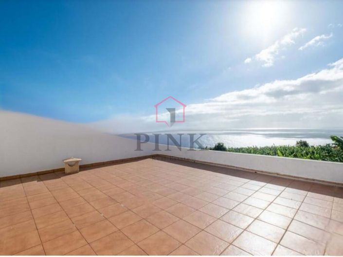 Image No.1-3 Bed Villa for sale
