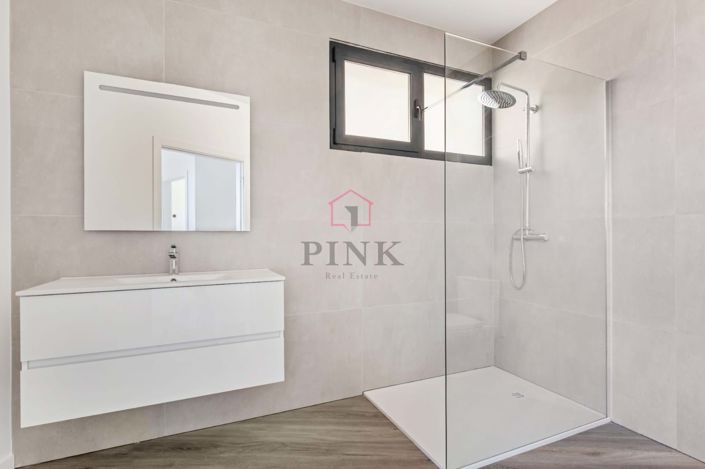 Image No.12-3 Bed Villa for sale