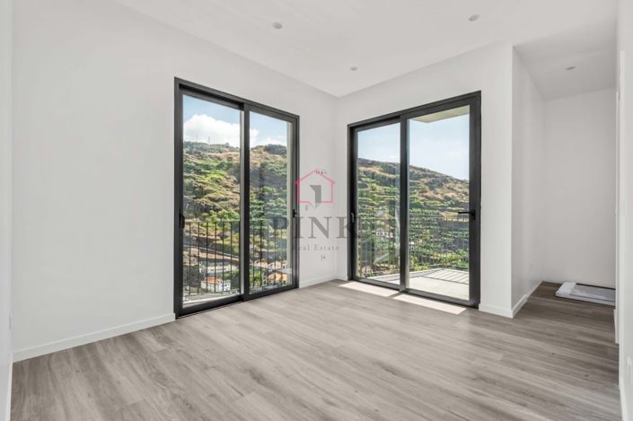 Image No.20-3 Bed Villa for sale