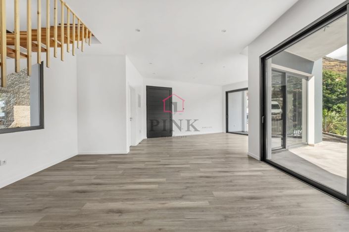 Image No.3-3 Bed Villa for sale