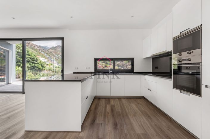 Image No.5-3 Bed Villa for sale