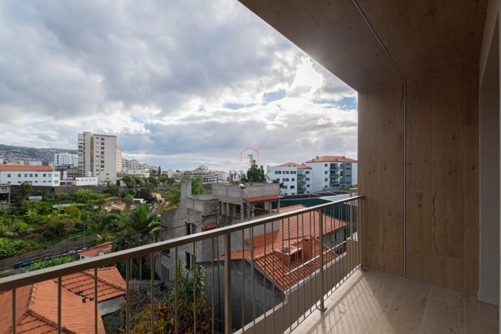 Image No.20-3 Bed Apartment for sale