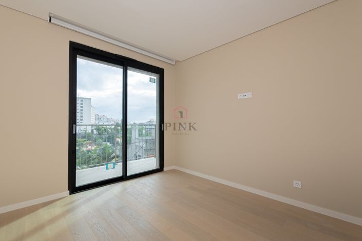 Image No.26-3 Bed Apartment for sale