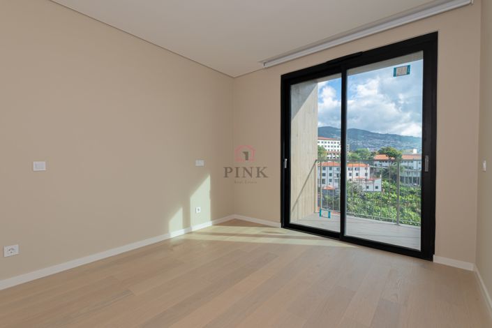 Image No.27-3 Bed Apartment for sale