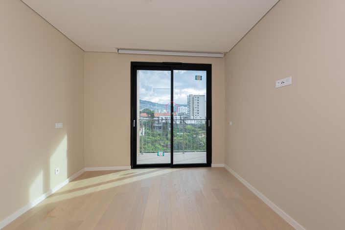 Image No.28-3 Bed Apartment for sale