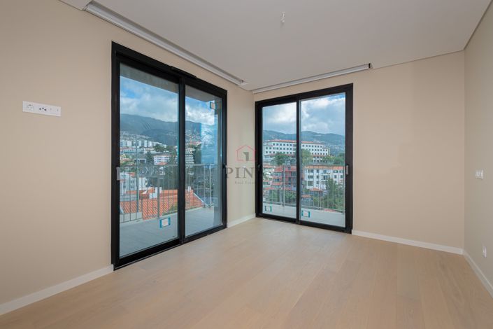 Image No.32-3 Bed Apartment for sale