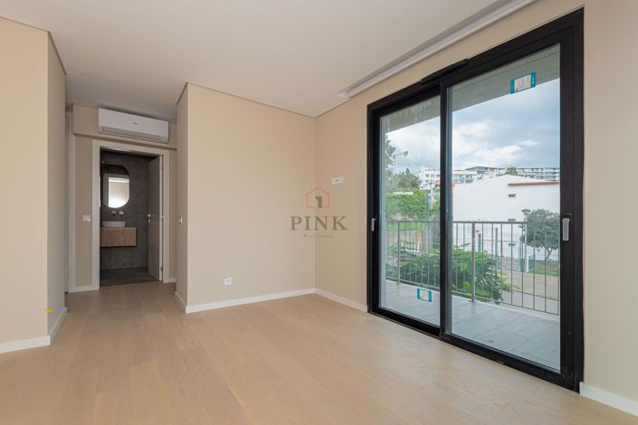 Image No.33-3 Bed Apartment for sale