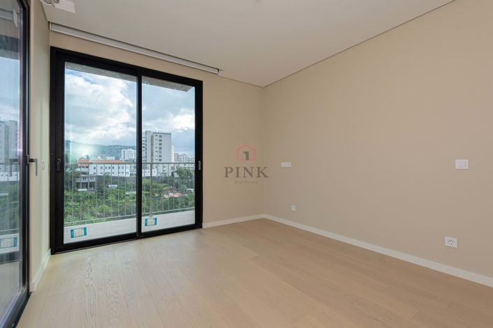 Image No.38-3 Bed Apartment for sale