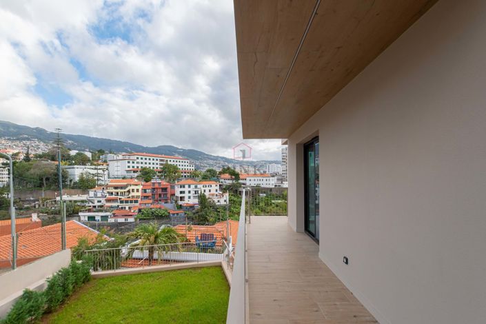 Image No.39-3 Bed Apartment for sale