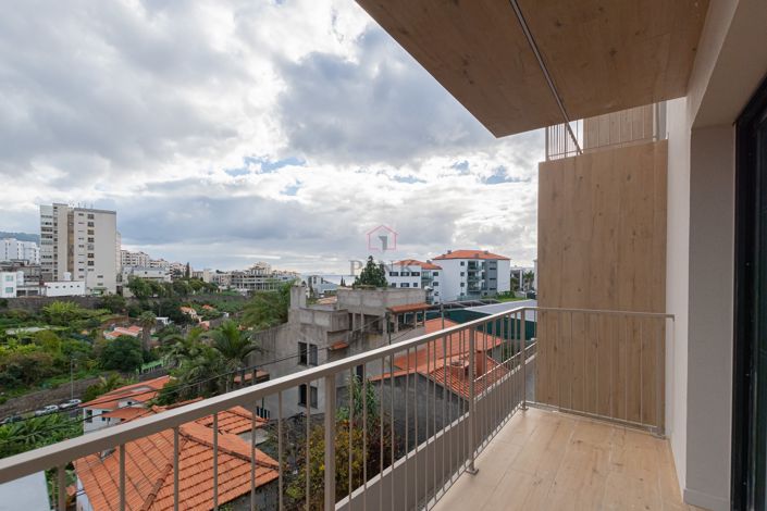 Image No.40-3 Bed Apartment for sale