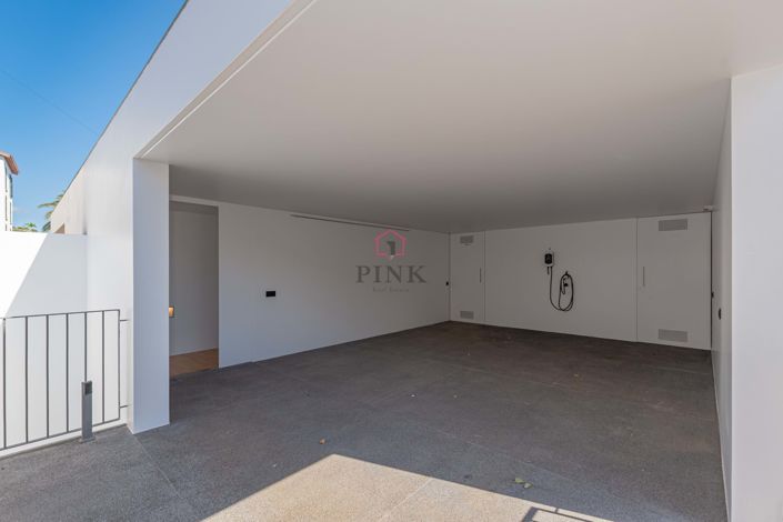 Image No.37-3 Bed Semi-Detached for sale