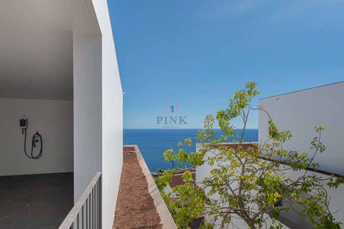 Image No.38-3 Bed Semi-Detached for sale