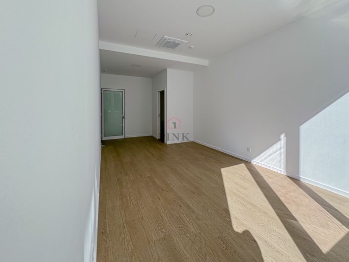 Image No.10-1 Bed Property for sale