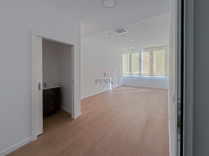 Image No.11-1 Bed Property for sale