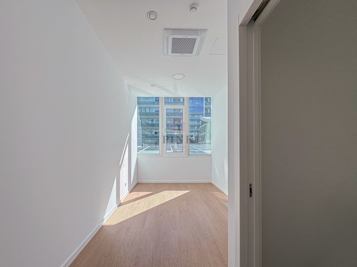 Image No.14-1 Bed Property for sale