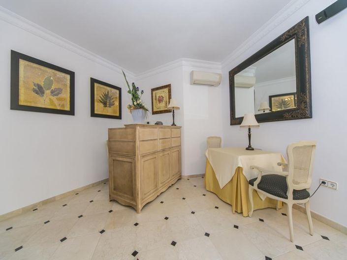 Image No.18-5 Bed Villa for sale