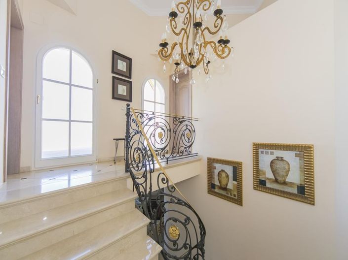 Image No.34-5 Bed Villa for sale