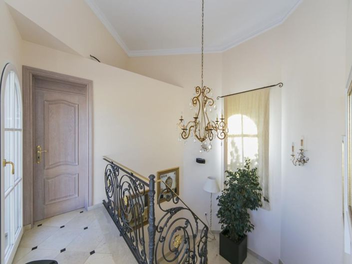 Image No.35-5 Bed Villa for sale