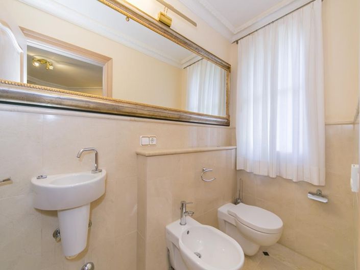 Image No.42-5 Bed Villa for sale