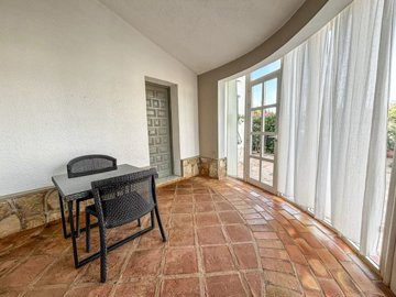 rustic-detached-house-for-sale-walking-distan