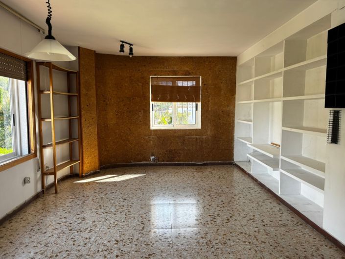 Image No.18-7 Bed Villa for sale