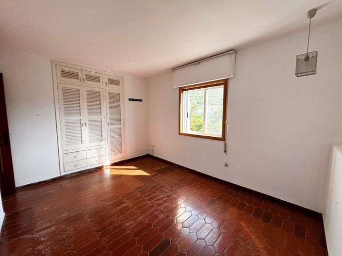 Image No.20-7 Bed Villa for sale