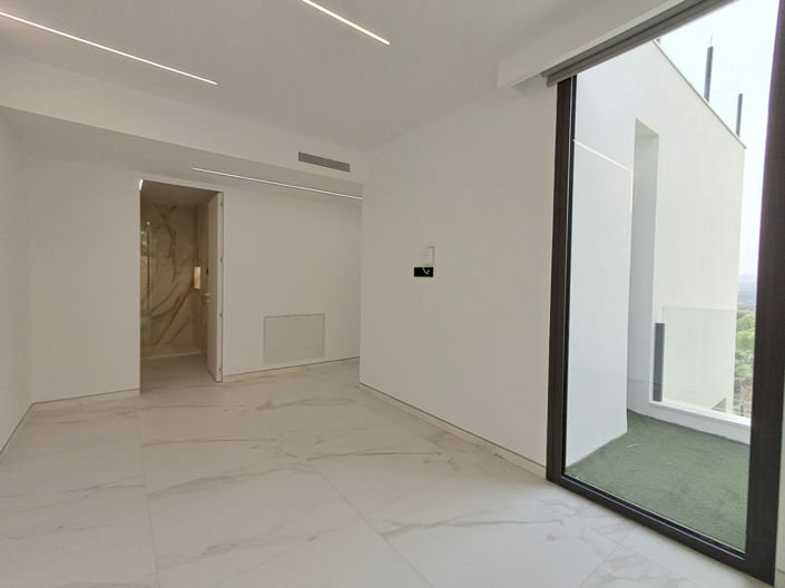 Image No.32-5 Bed Villa for sale
