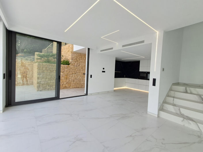 Image No.49-5 Bed Villa for sale