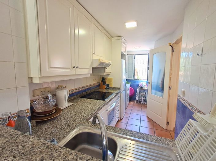 Image No.17-2 Bed Townhouse for sale