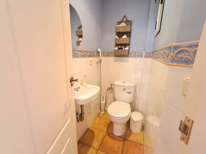 Image No.21-2 Bed Townhouse for sale