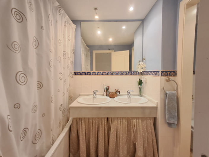 Image No.24-2 Bed Townhouse for sale
