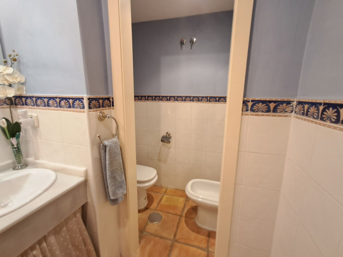 Image No.26-2 Bed Townhouse for sale
