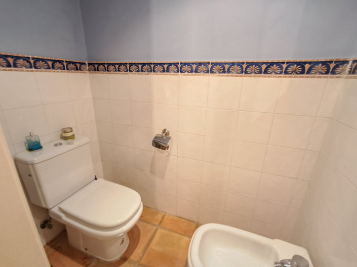 Image No.27-2 Bed Townhouse for sale