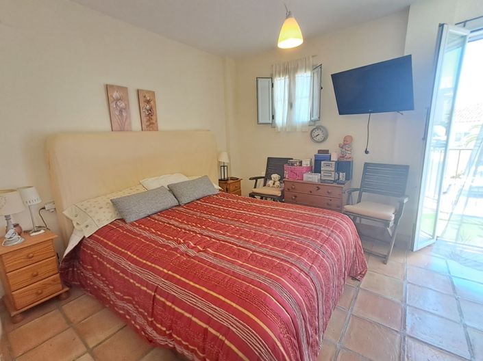 Image No.3-2 Bed Townhouse for sale