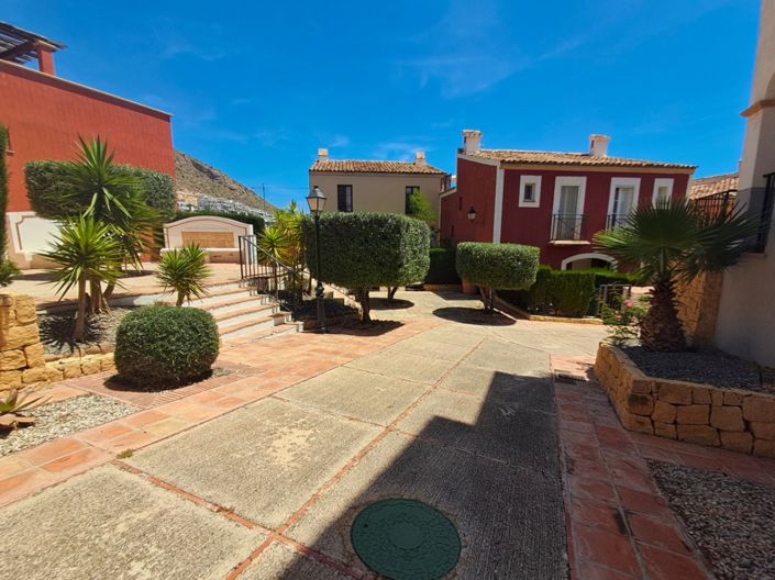 Image No.9-2 Bed Townhouse for sale