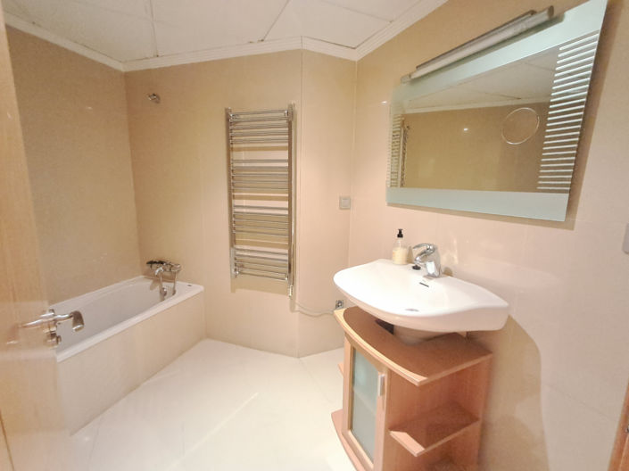 Image No.17-3 Bed Apartment for sale