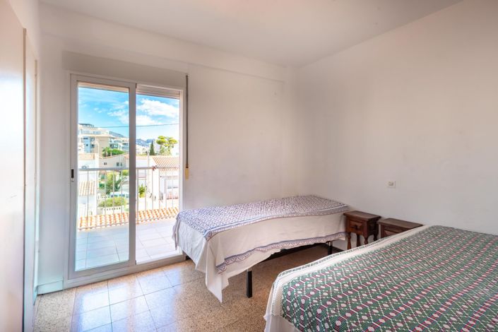 Image No.12-3 Bed Apartment for sale