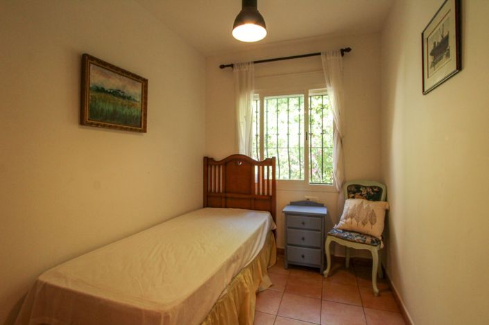 Image No.13-3 Bed Townhouse for sale
