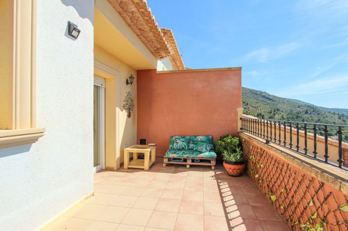 Image No.20-3 Bed Townhouse for sale