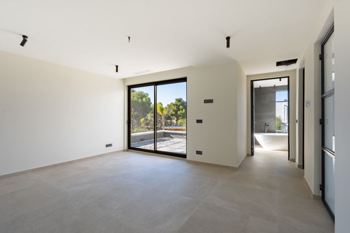 Image No.18-3 Bed Villa for sale