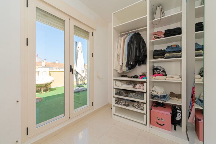 Image No.19-3 Bed Apartment for sale