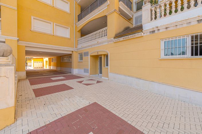 Image No.27-3 Bed Apartment for sale