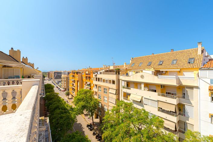 Image No.9-3 Bed Apartment for sale