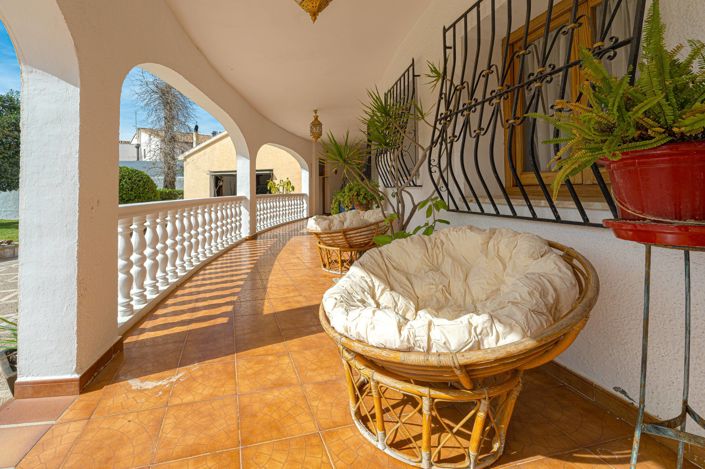 Image No.18-6 Bed Villa for sale
