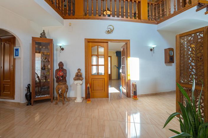 Image No.19-6 Bed Villa for sale
