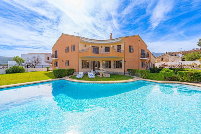 Image No.2-6 Bed Villa for sale